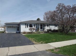 1116 Whitlock Rd, Rochester, NY 14609