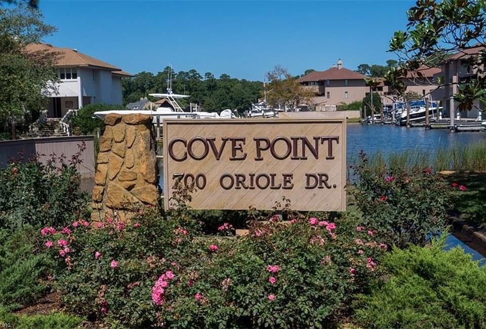 1st image of 700 Oriole Dr APT 323