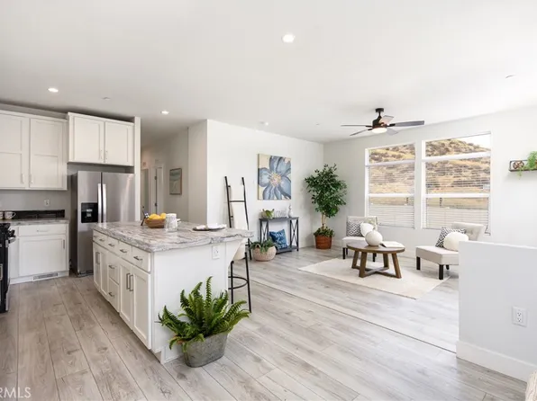 28186 Wells Fargo Rd, Lake Elsinore, CA 92532