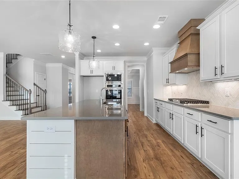 448 Banff Dr — Photo 8