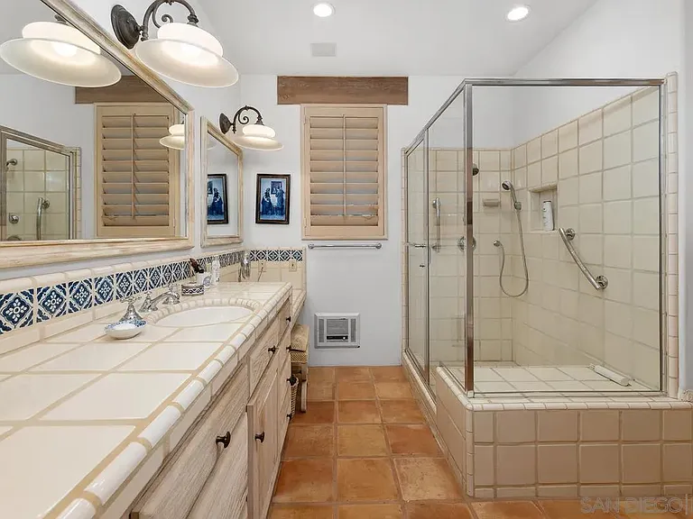 17240 Avenida De Acacias — Photo 33
