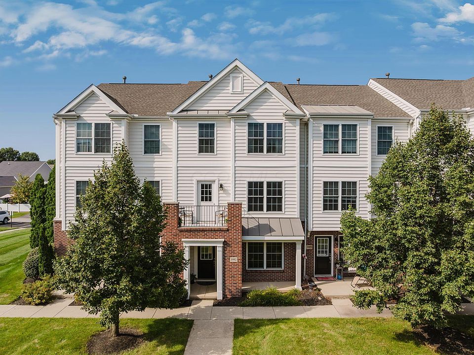 1st image of 5992 Woodshire Dr #102