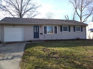 15 Crestview Dr, Decatur, IL 62521