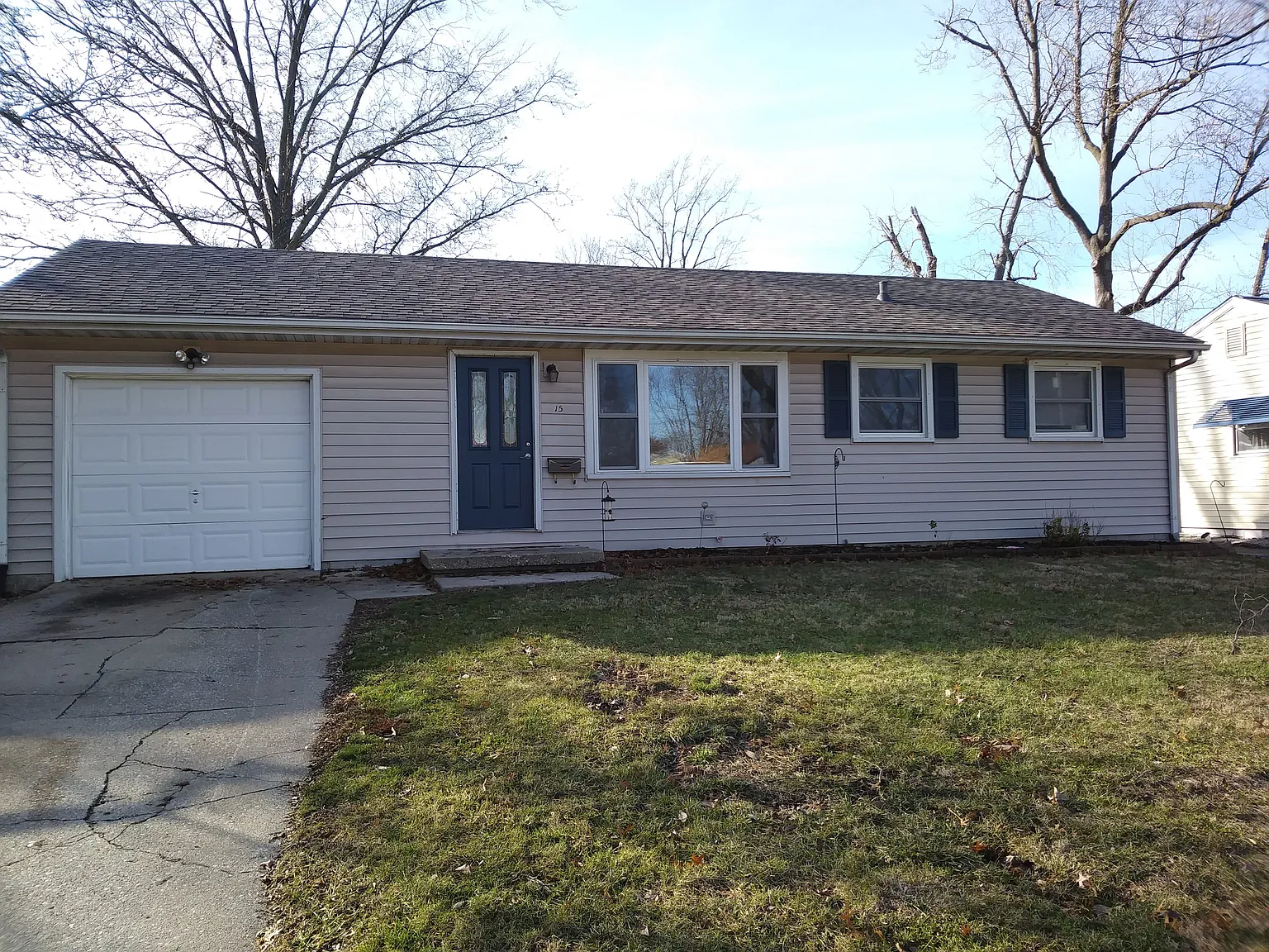 15 Crestview Dr photo 1