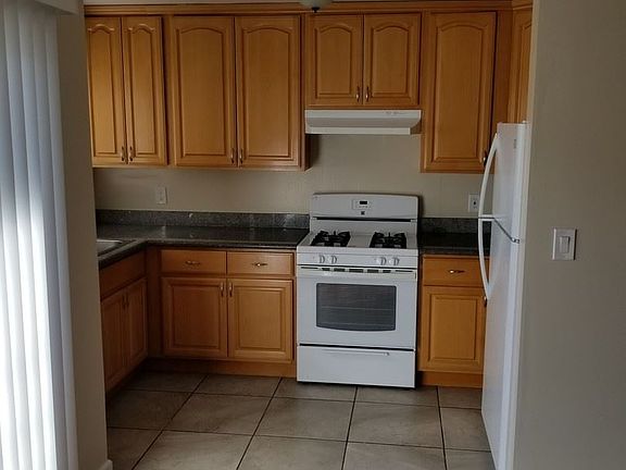 4th image of 440 Poplar Ave APT 3