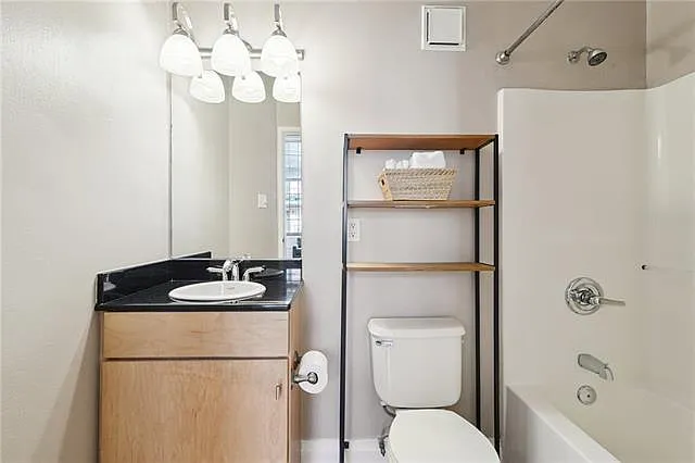 920 Poeyfarre St #207 — Photo 19