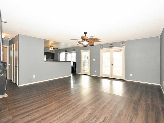 3rd image of 757 W 13th Pl