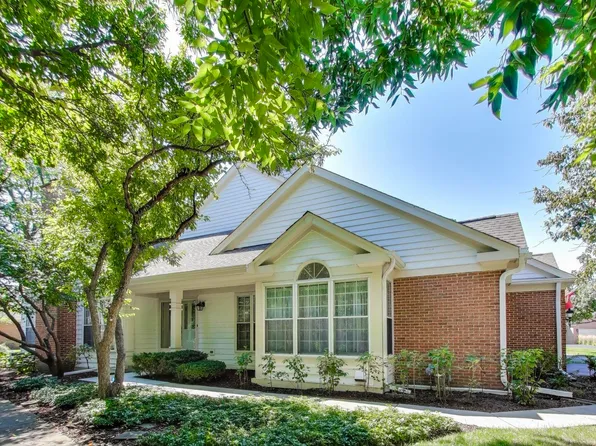 125 Radcliffe Ct, Glenview, IL 60026