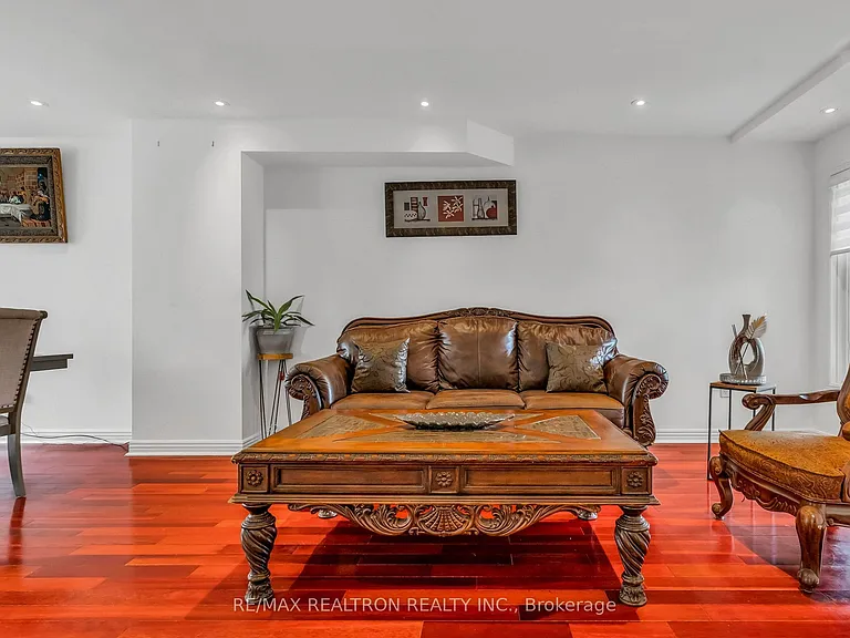 89 Beaconsfield Ave — Photo 6