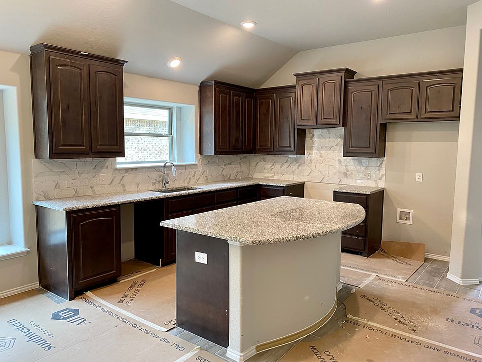 2nd image of 121 Gardenia Dr