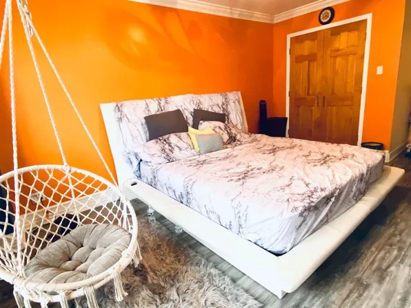 225 Saint Pauls Avenue image 9 of 13