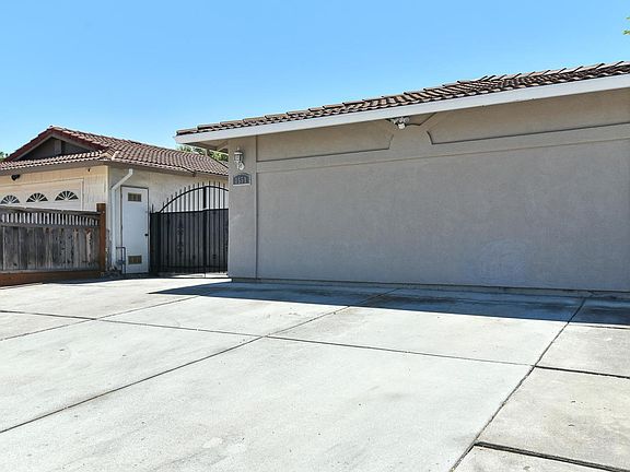 3rd image of 1551 Hearthstone Dr