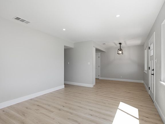 4th image of 5408 78th St