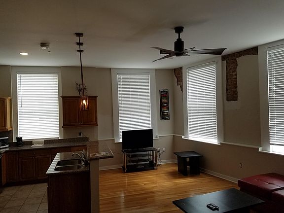 3rd image of 237 N Peters St #202