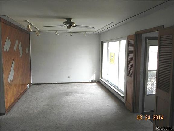 2nd image of 24747 Pierce Ave