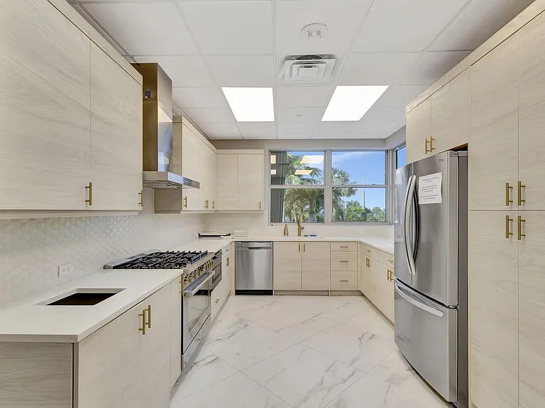 5200 N Ocean Dr #1004 — Photo 34