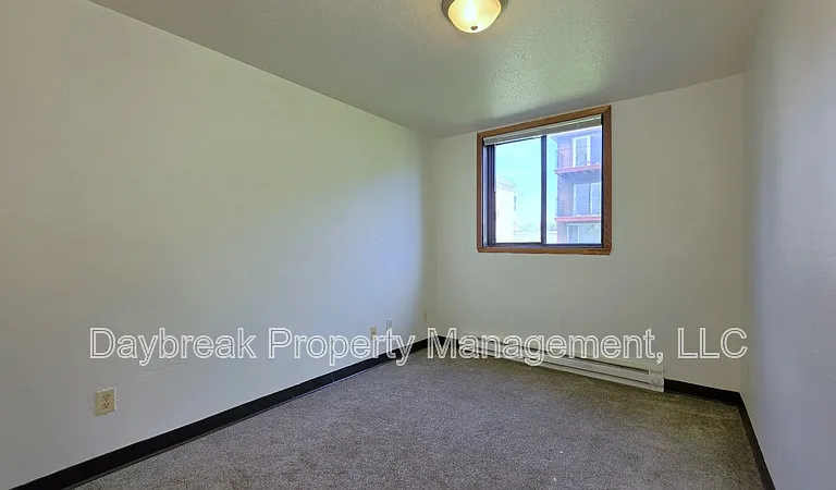 2408 3rd Ave N #6 — Photo 6