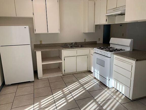 4th image of 10748 Railroad Ave