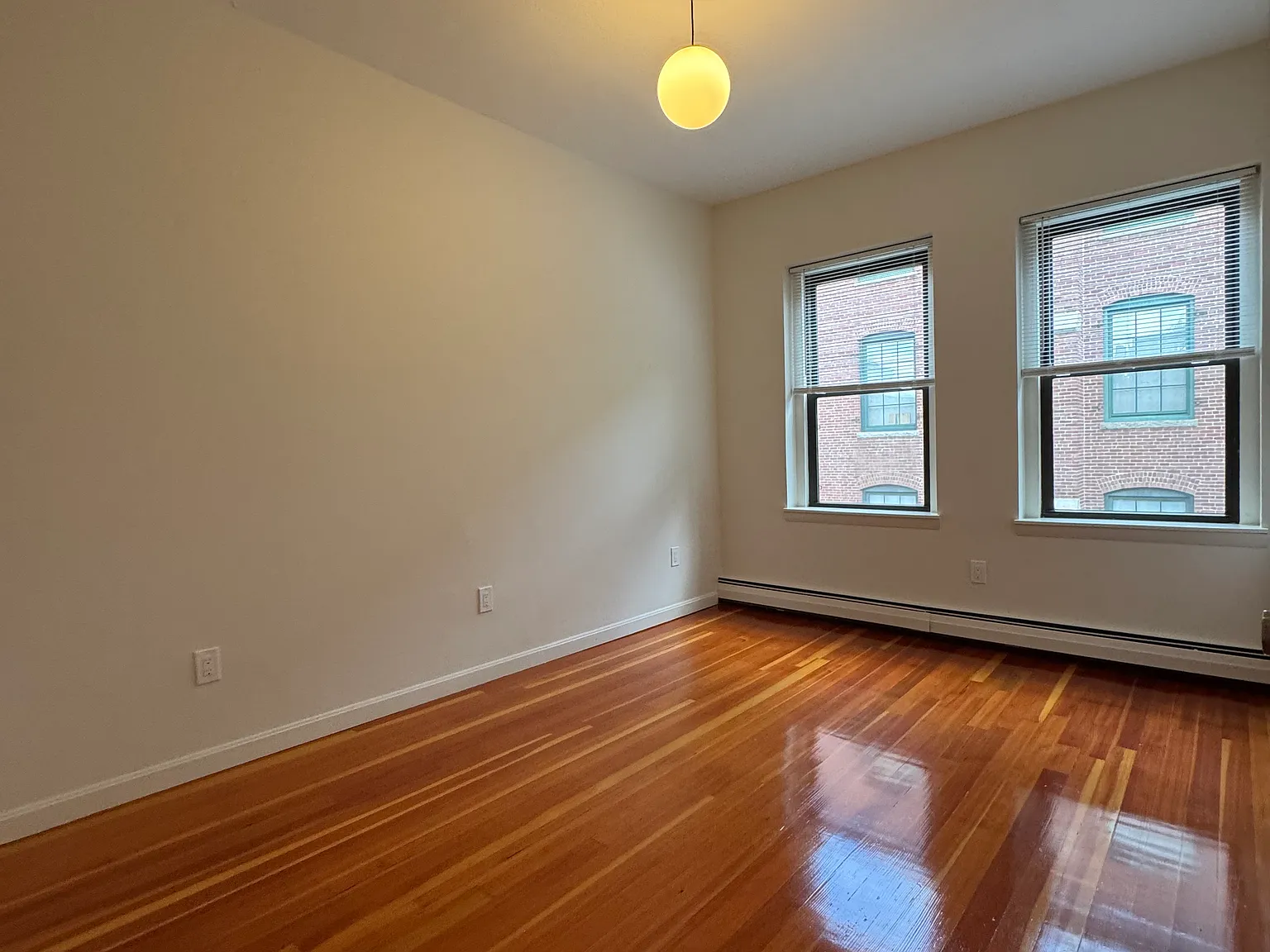 2 bed, 950 sqft, $4,000 — Photo 4