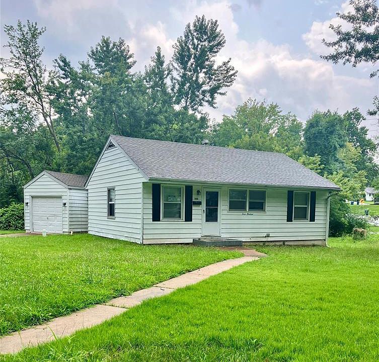 1st image of 300 Estridge Rd