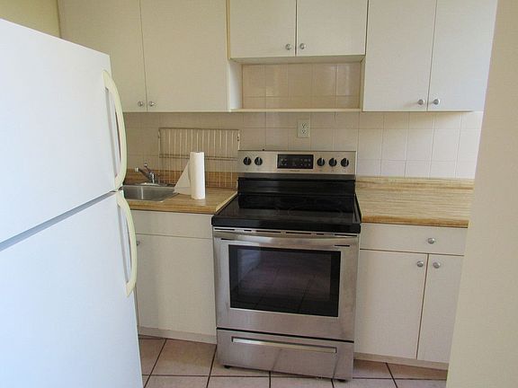 4th image of 18-17 Astoria Blvd #3R
