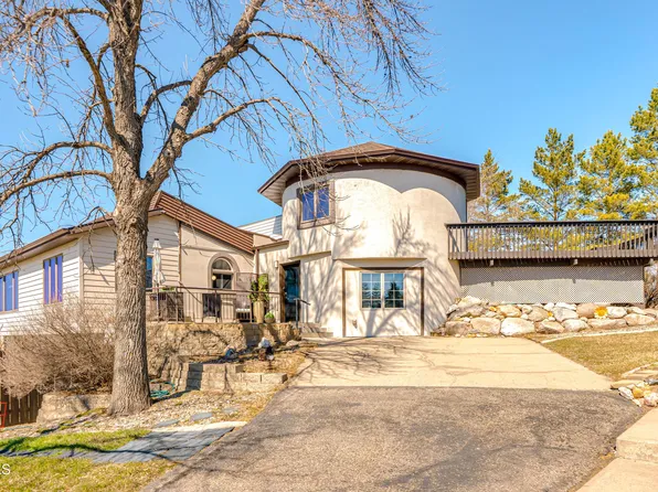 6940 Crested Butte Rd, Bismarck, ND 58503