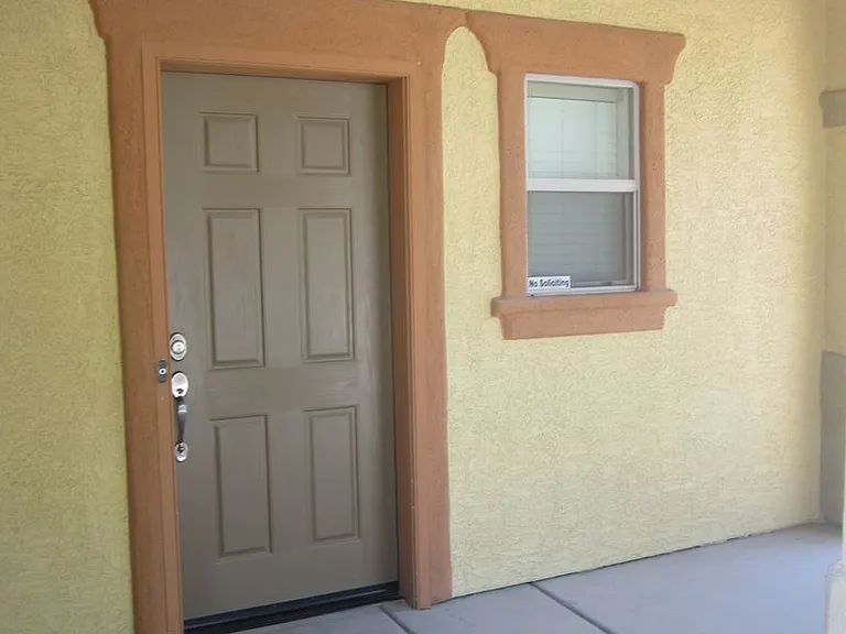 1631 W Blue Horizon St — Photo 2
