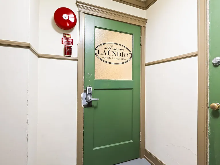 Amber Court Apartments — Photo 16