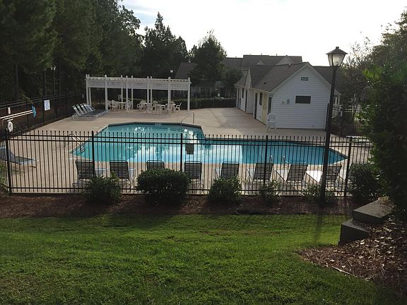 4th image of 3098 Windsor Trace Dr