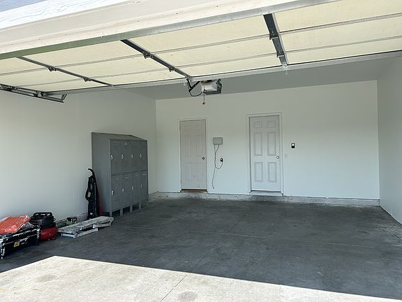 2nd image of 404 Par Ave #1