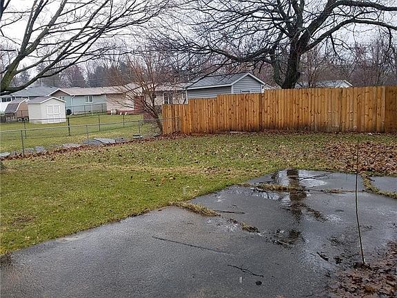 4th image of 104 Cranberry Dr