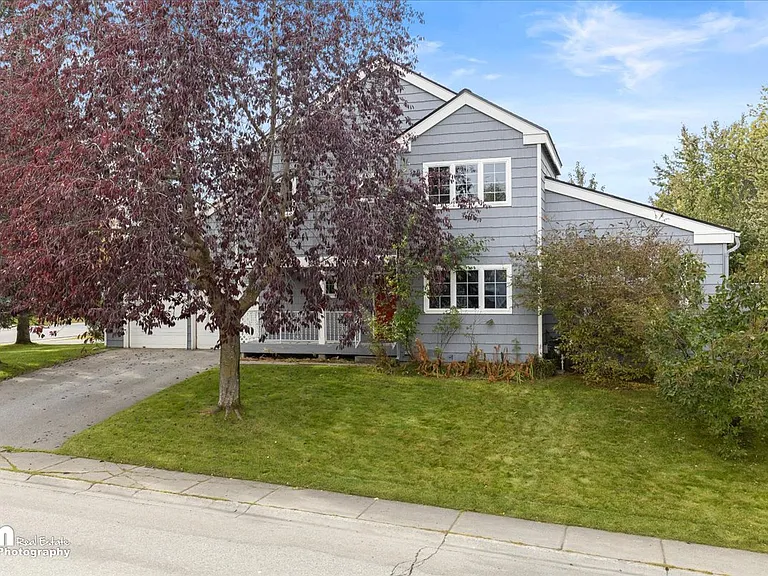 1831 Commodore Dr — Photo 28