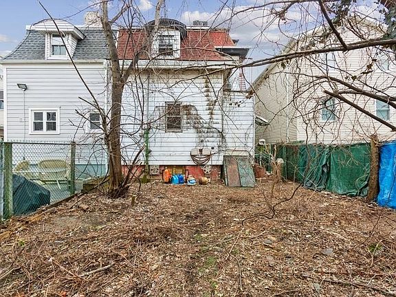 2nd image of 241 Palisade Ave