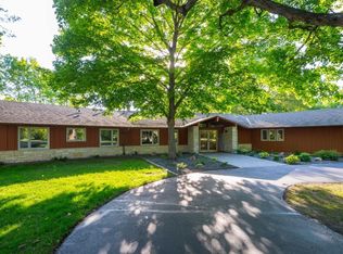 28300 Maple Ridge Rd, Chisago City, MN 55013