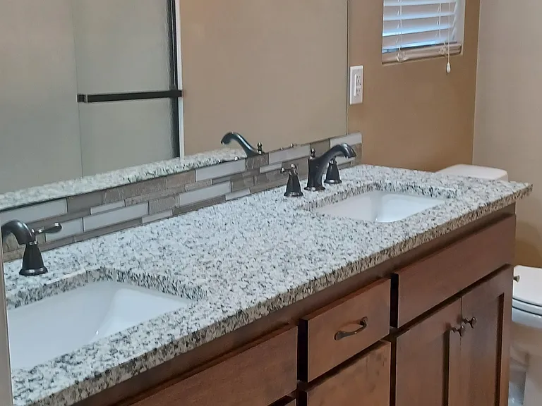 107 NW Michael Dr — Photo 12