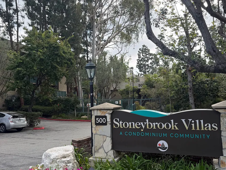 576 N Bellflower Blvd #235