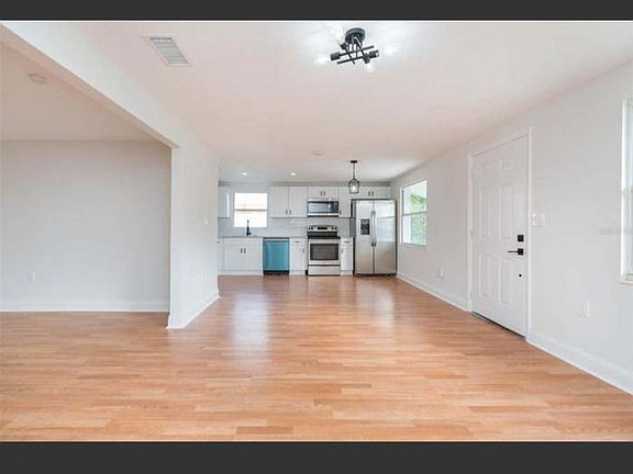 4th image of 3802 Coral Dr