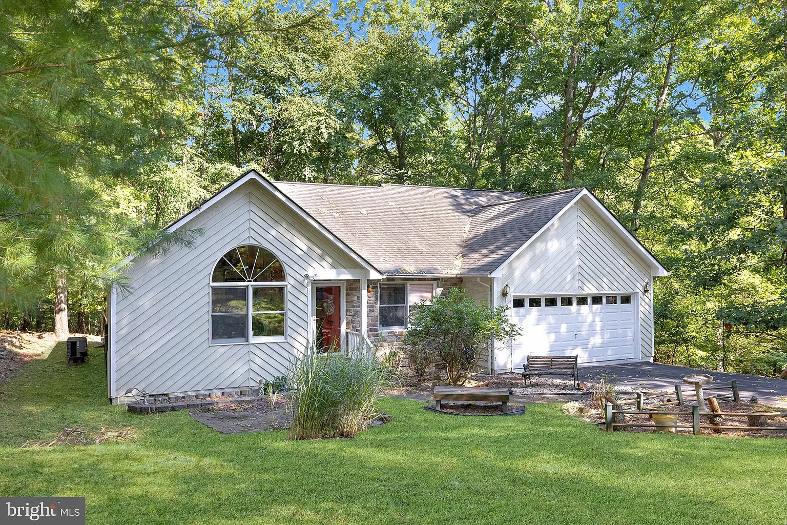 198 Greenbriar Cir photo 1