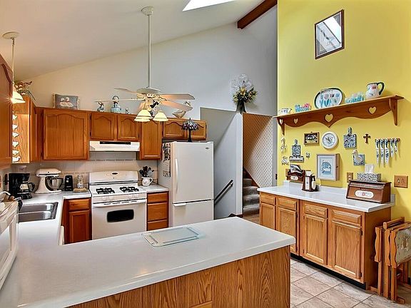 3rd image of 9301 W 92nd Pl