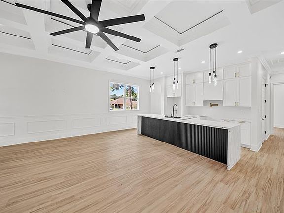 5th image of 4810 Galahad Dr