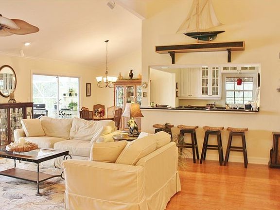 4th image of 5117 Oxford Dr