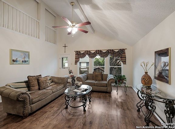 3rd image of 902 Amberstone Dr