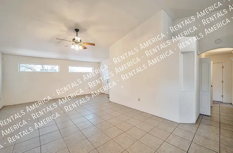 2252 W Silver River Way — Photo 3