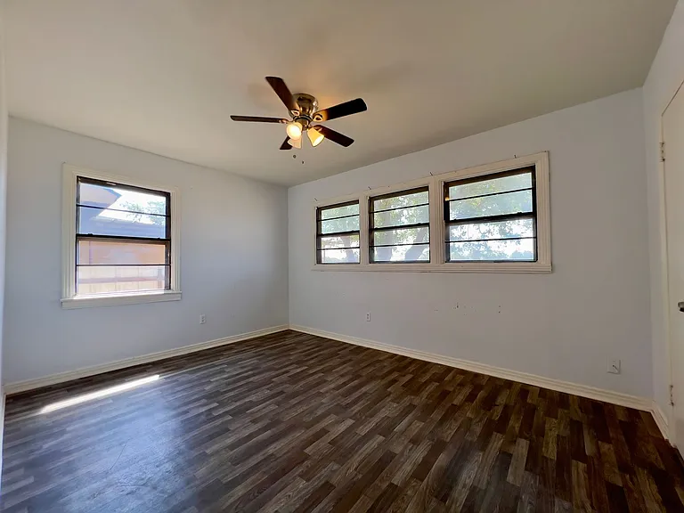 1717 Grant St — Photo 9