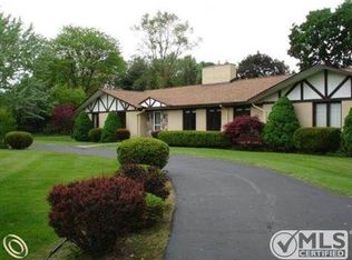 6721 Inkster Rd, Bloomfield Hills, MI 48301