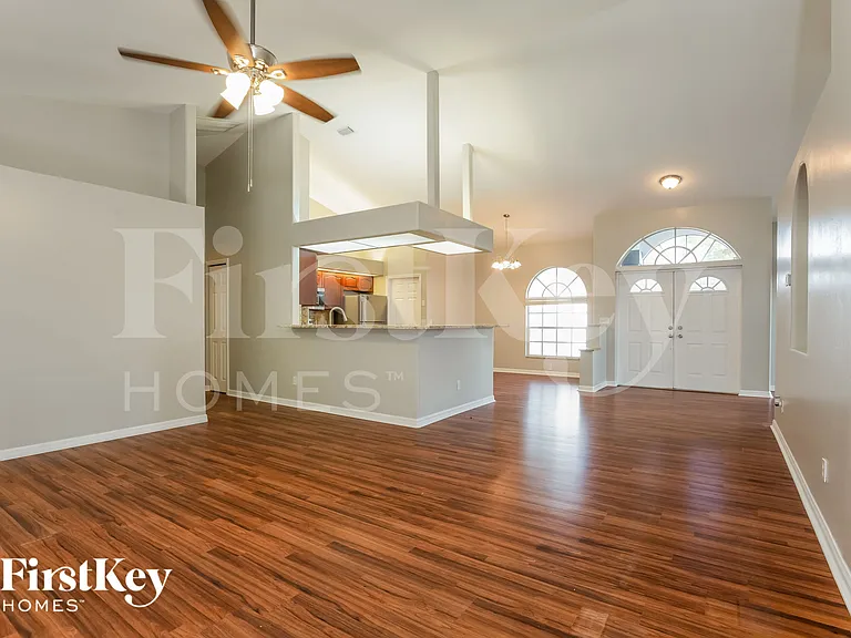 718 Long Lines Ln — Photo 4