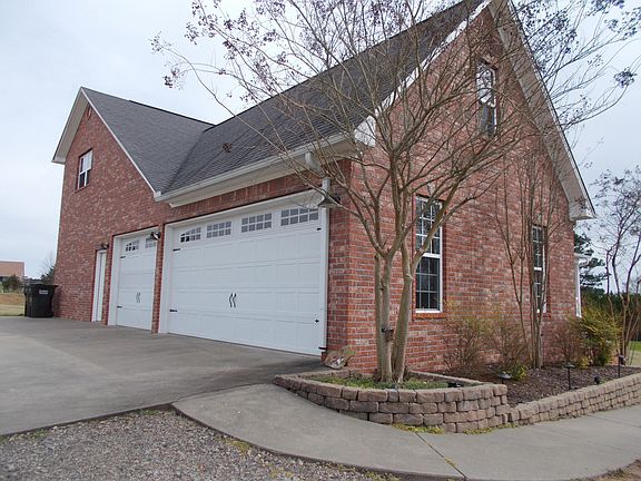 4th image of 489 Stonegate Dr