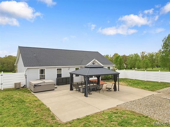 5th image of 211 High Ridge Valley Ct