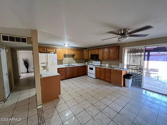 3rd image of 1624 N 55TH Avenue