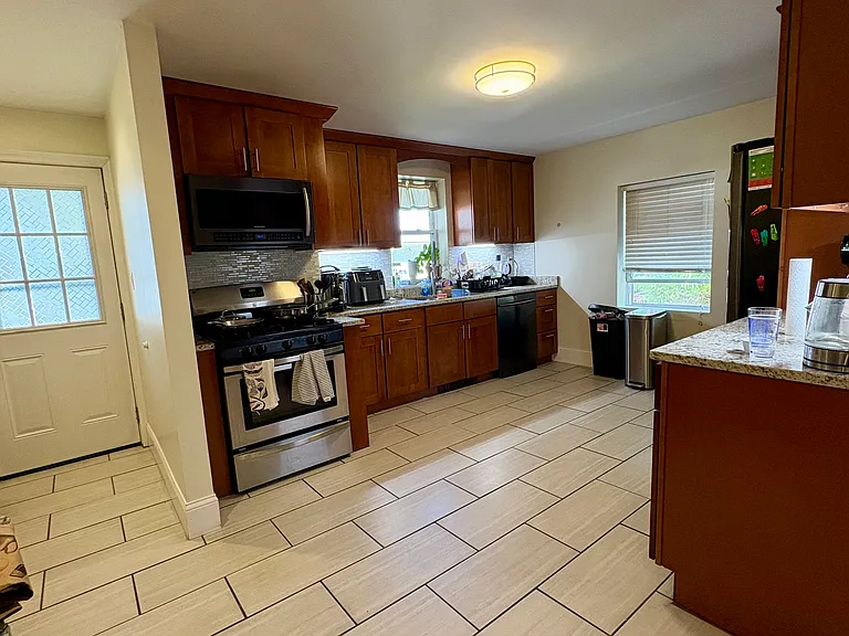 21 Monastery Rd — Photo 2